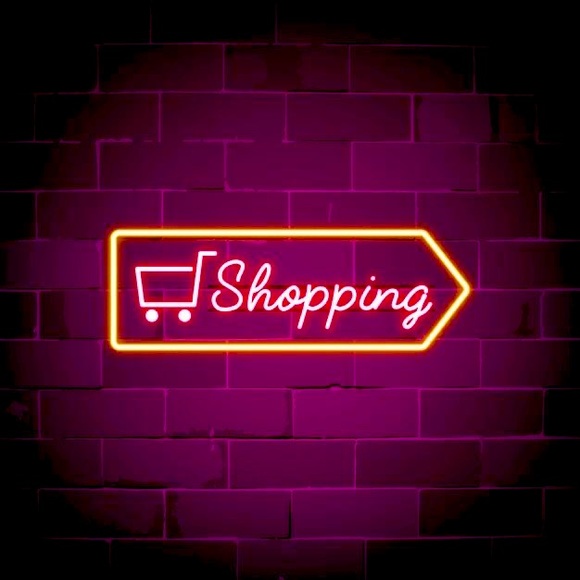 Meet your Posher, Kayla - Picture 1 of 2